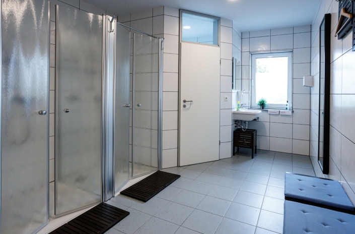 Mayen Gewerbeimmobilien Dusche Damen 1. OG