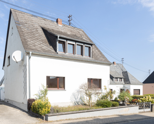 Charmantes Einfamilienhaus in Saffig bei herrlichem Sonnenschein