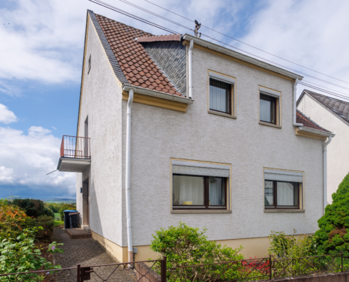 Einfamilienhaus mit seitlichem Eingang