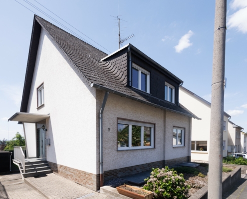 Haus Ochtendung Sonne Haus Ochtendung Ansicht Seite mit Eingangsbereich