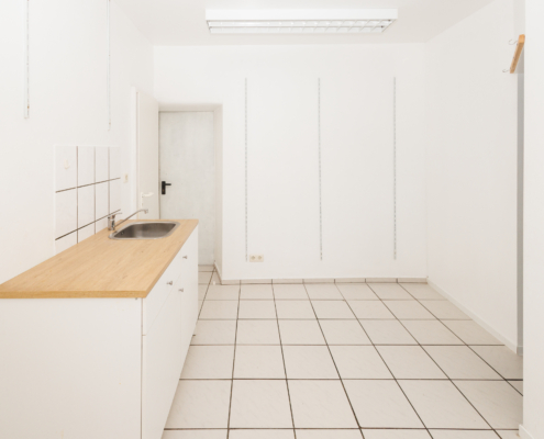 Küchenbereich mit Flurzugang