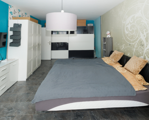 großes Schlafzimmer im OG